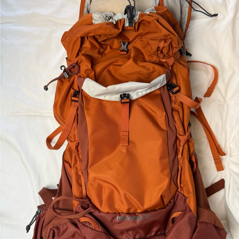 Flash 32L Orange/Brown Hiking Backpack - Picture 6 of 8